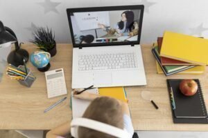 Blog 54 close up kid learning online